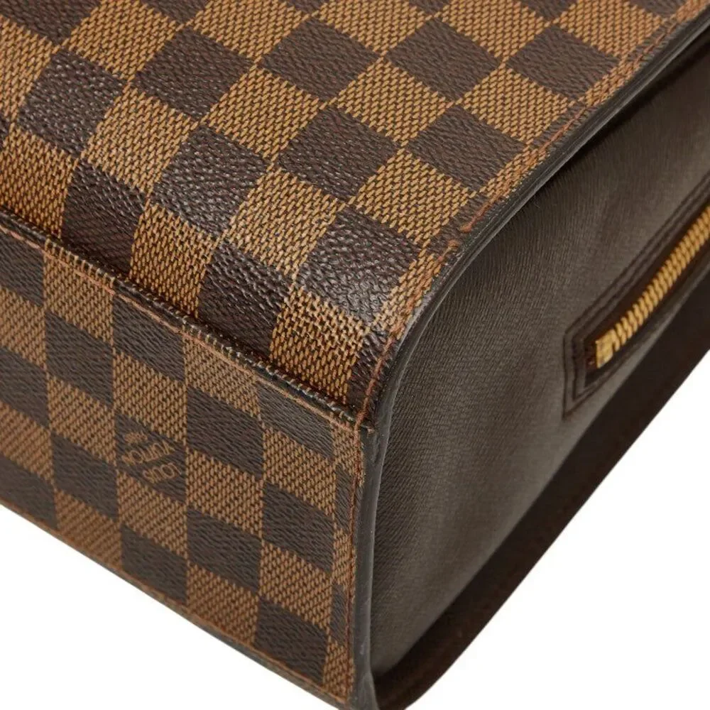 Louis Vuitton delivery duty